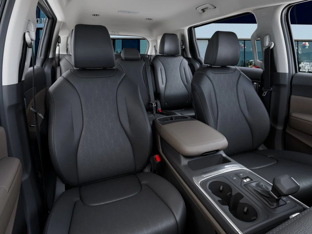 New 2027 Ceramic Silver Kia LXS image 15
