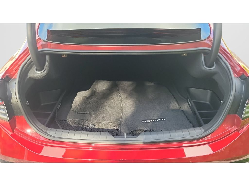 Used 2024 Red Hyundai SEL image 9