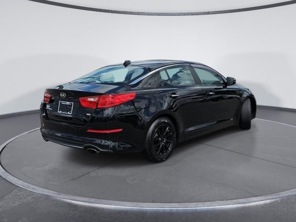 Used 2015 Black Kia LX image 3
