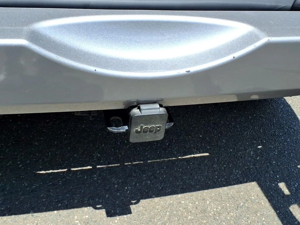 Used 2017 Silver Jeep Unlimited Sahara image 35