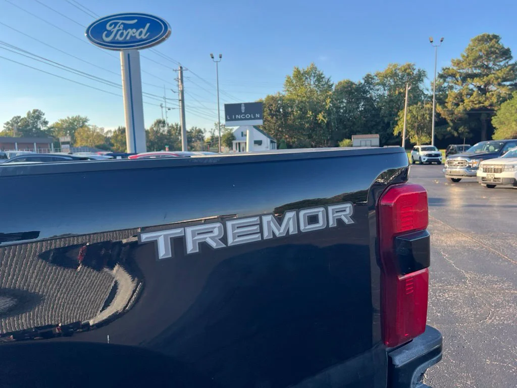Used 2026 Black Metallic Ford XLT image 6