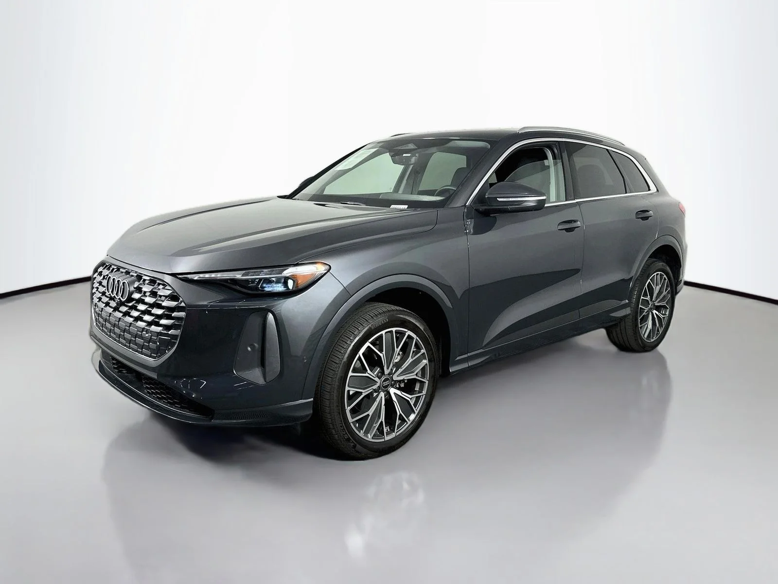 Used 2025 Tambora Gray Metallic Audi 2.0T Premium Plus Adaptive Cruise Vented Seats image 3