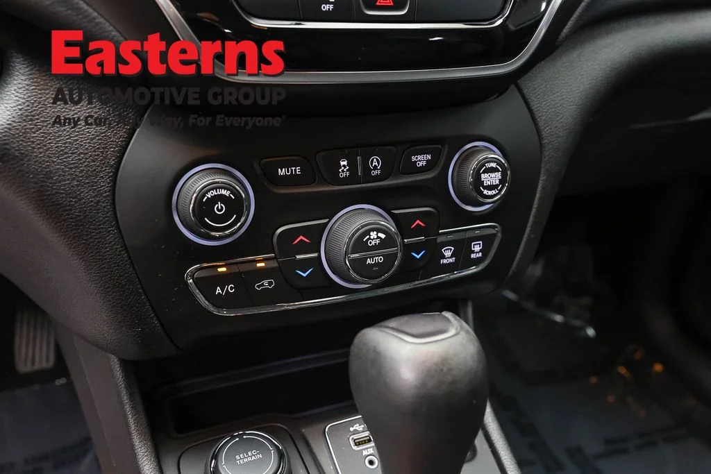 Used 2020 White Jeep Limited image 20