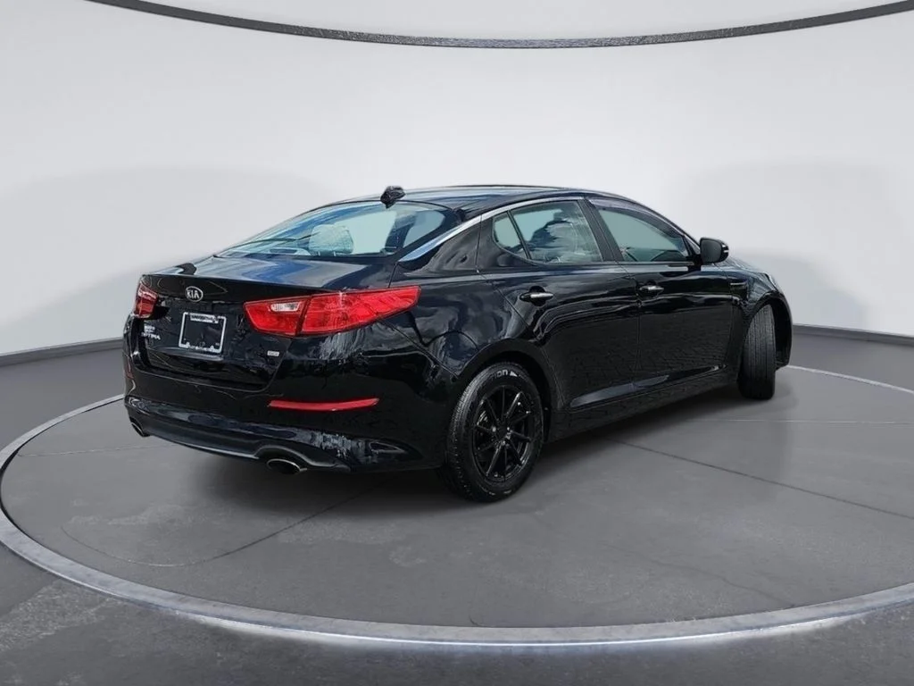 Used 2015 Black Kia LX image 3