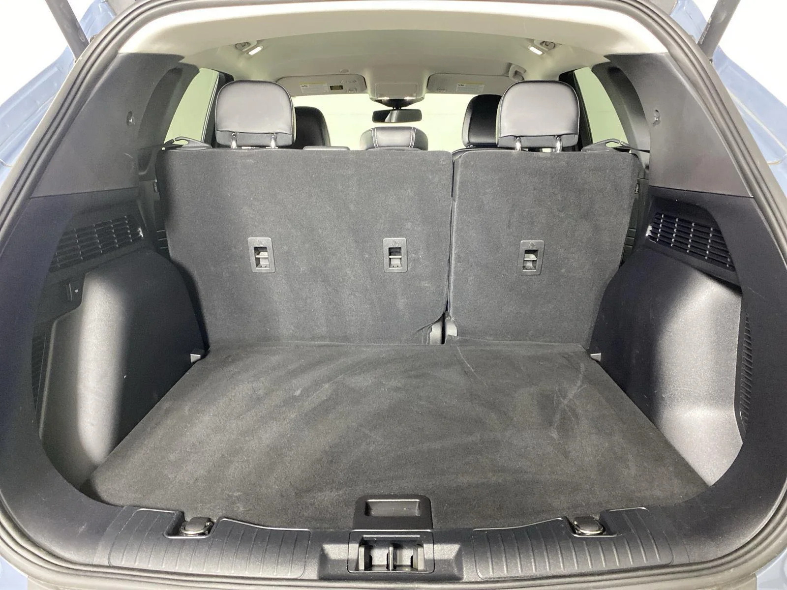 Used 2023 Vapor Blue Ford Platinum image 27