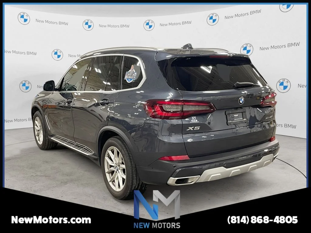 Used 2022 Gray Metallic BMW xDrive40i image 3