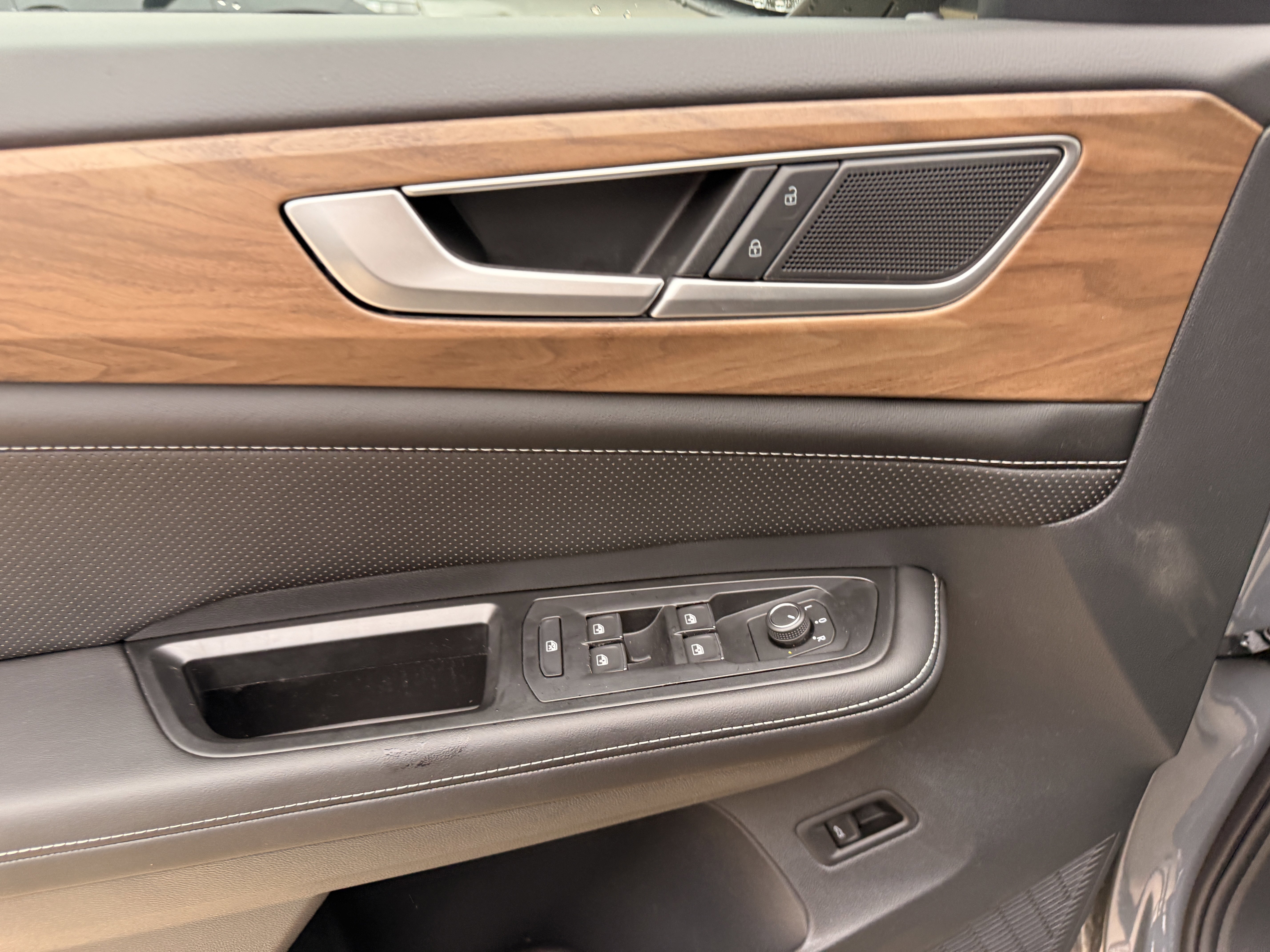2026 Volkswagen Atlas SE w/Tech - Photo 29