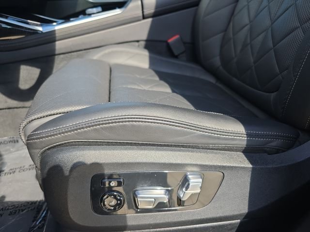 Used 2023 Black BMW xDrive40i image 33