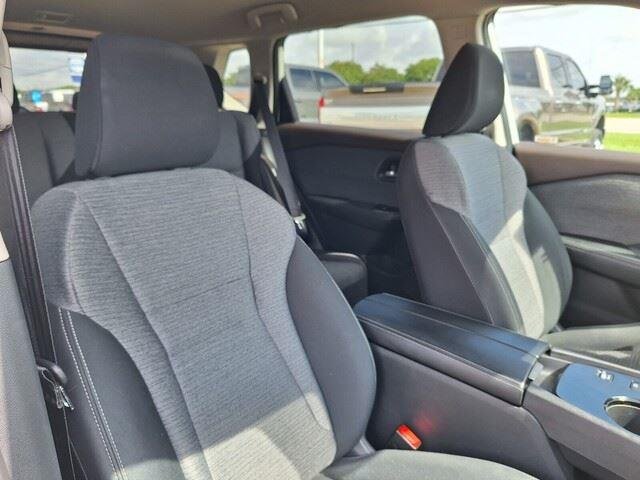 Used 2023 Pearl White Tricoat Nissan SV image 32