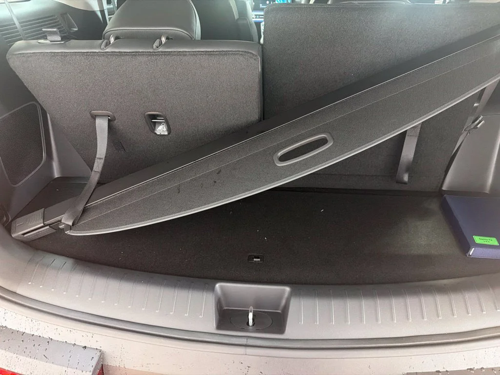 New 2027 Shimmering Silver Hyundai Limited image 9