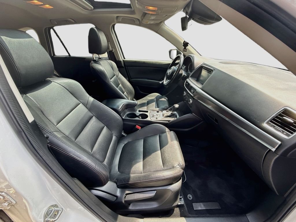Used 2016 Crystal White Pearl Mica Mazda Grand Touring image 27