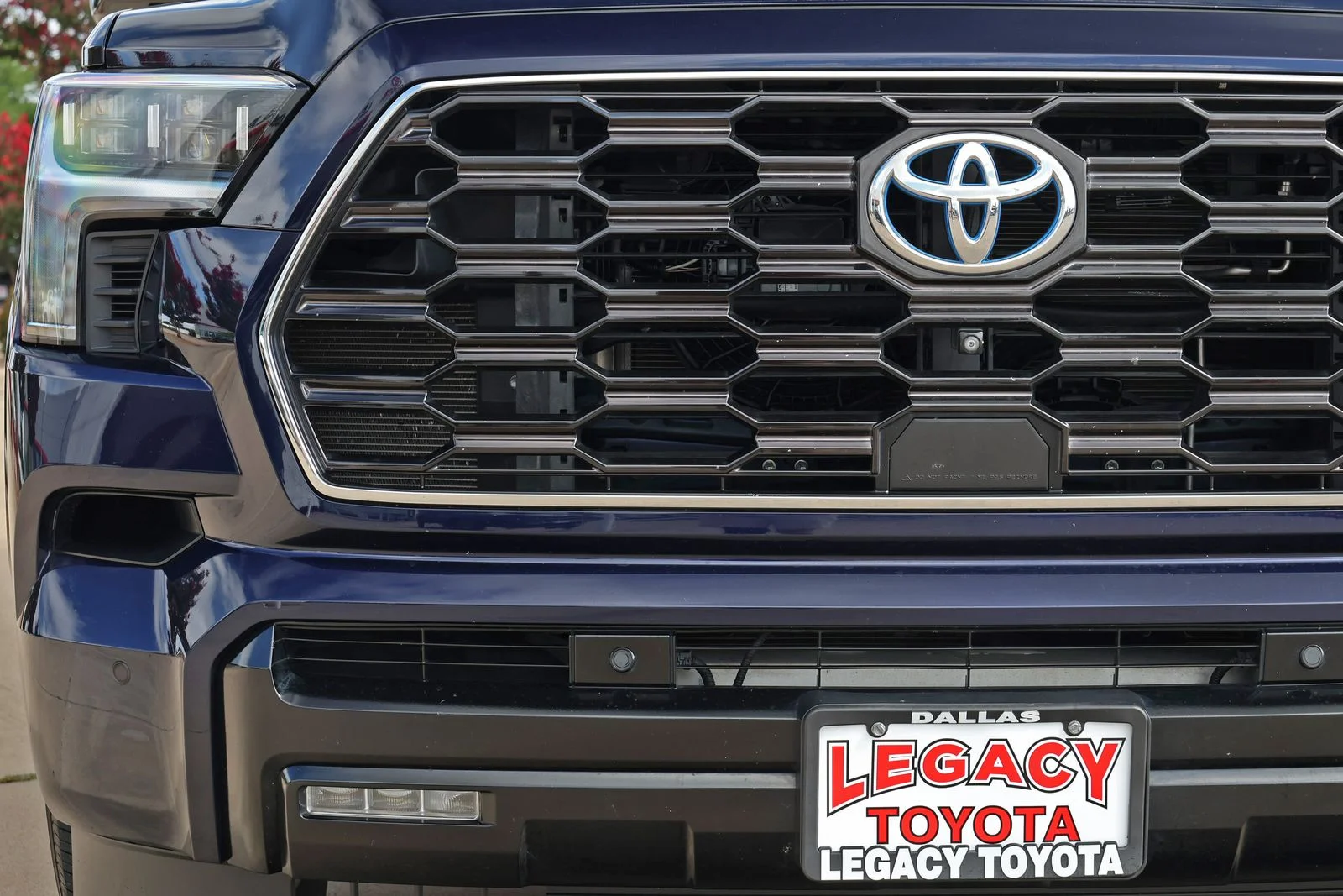 Used 2023  Toyota Platinum image 11
