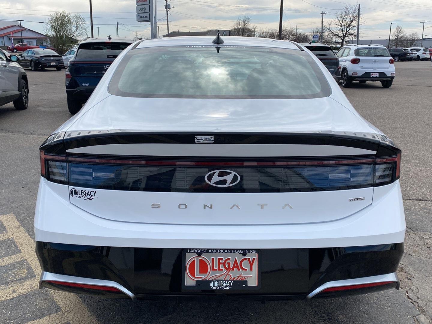 2026 Hyundai Sonata SEL - Photo 4