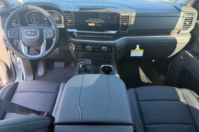 New 2026 Glacier White Tricoat GMC SLT image 29