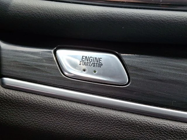 Used 2021 Black Buick Essence image 25