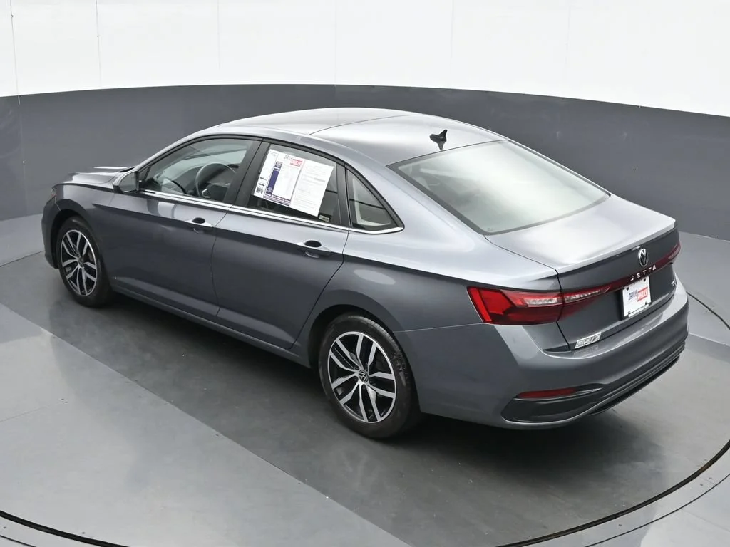 Used 2025 Gray Volkswagen 1.5T SE image 20