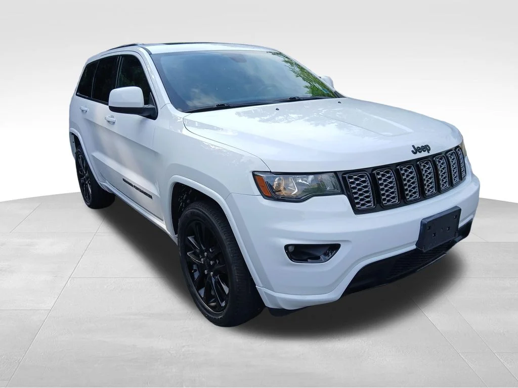 Used 2020 White Jeep Altitude image 16