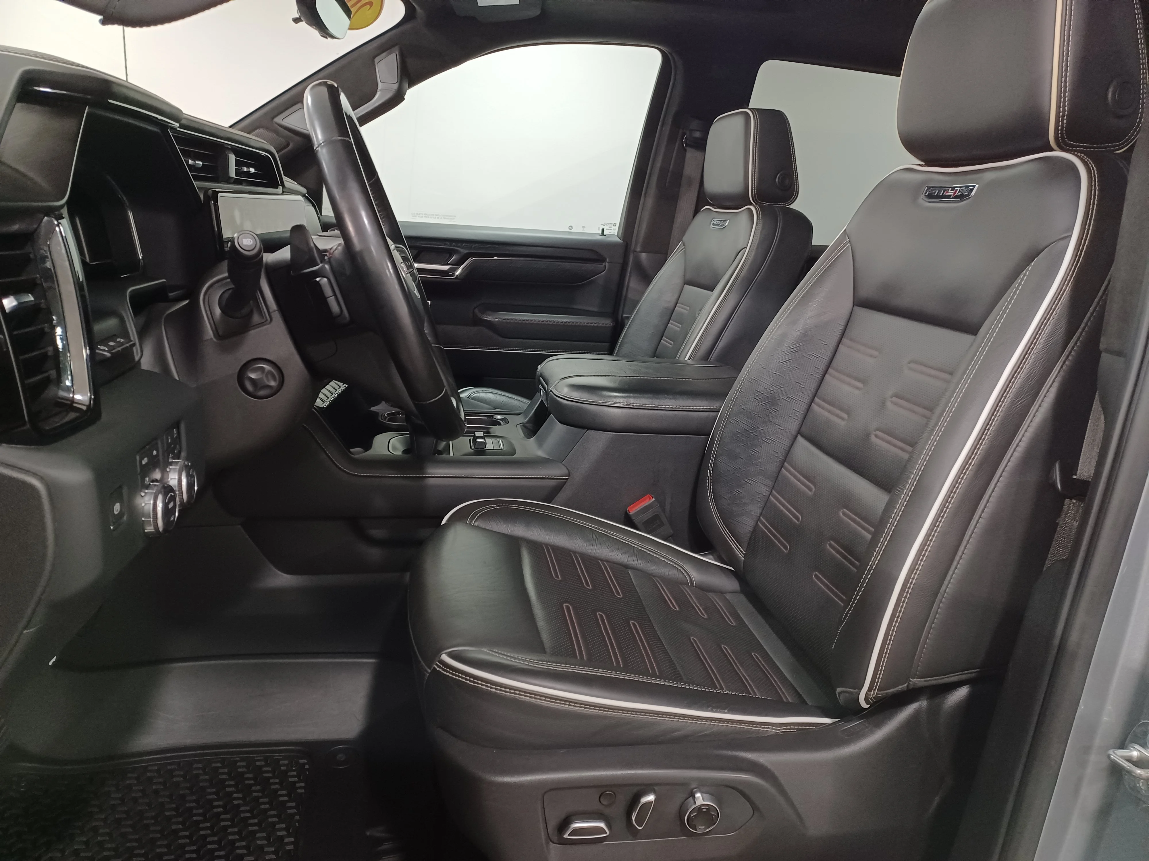 Used 2024 Sterling Metallic GMC AT4X 4WD*3.0L Duramax | Adaptive Cruise | Remote Start | Cooled Leather | Sunroof | Htd Wheel | AEV image 10