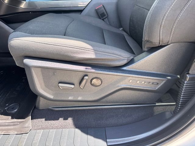 Used 2023 Silver Ford XLT image 18