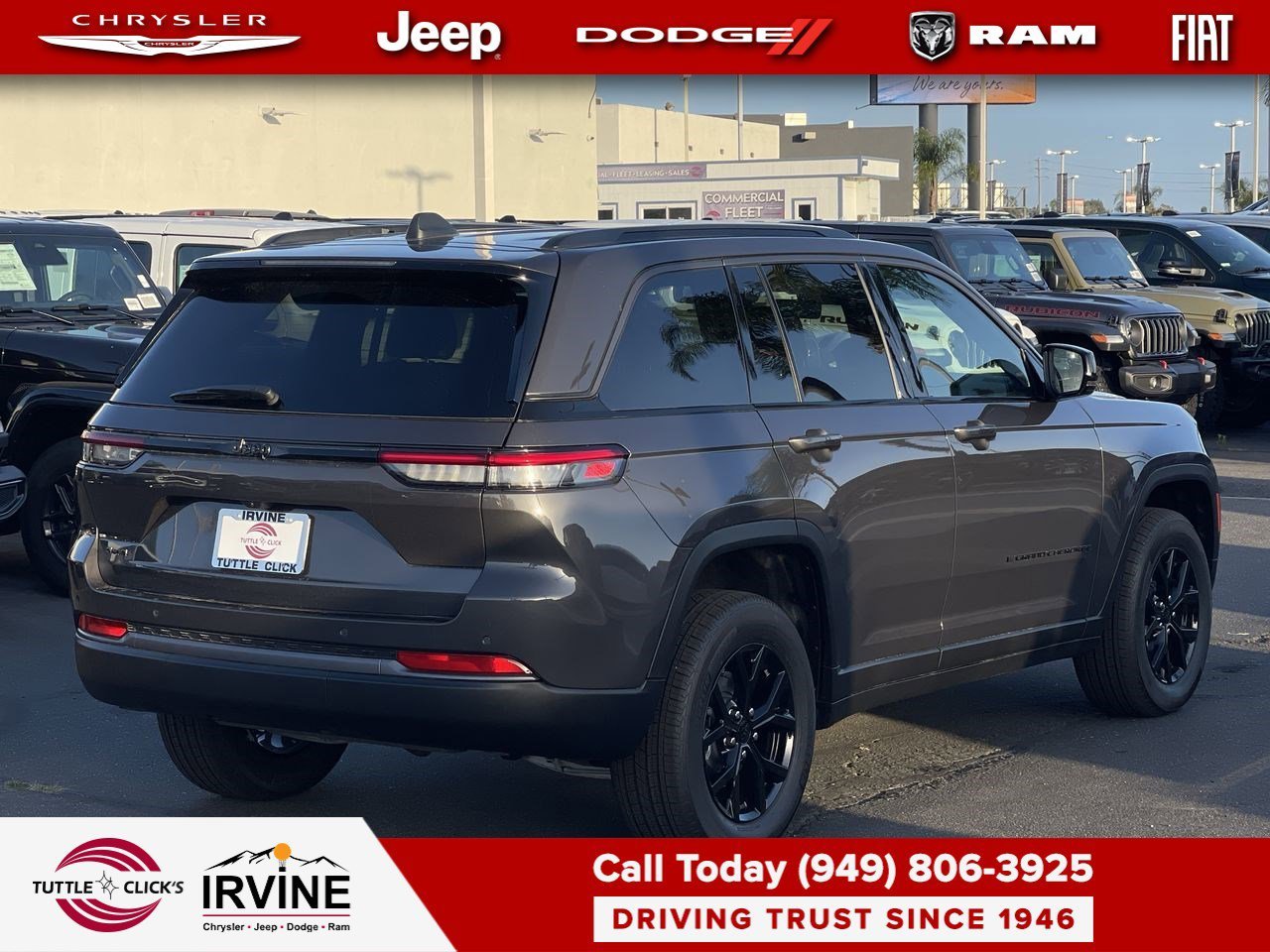 New 2026 Baltic Gray Metallic Clear-Coat Exterior Paint Jeep Laredo Altitude image 6