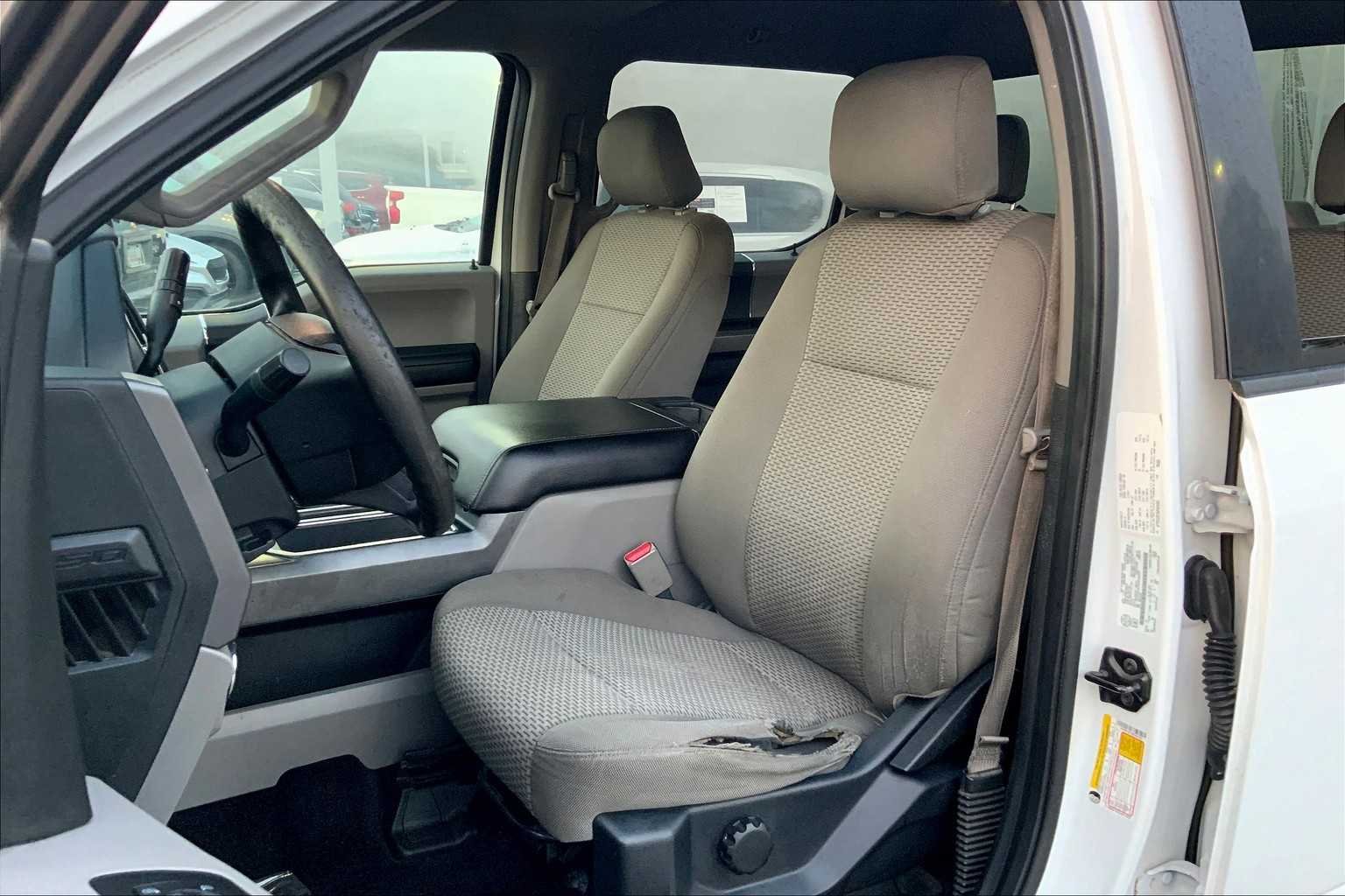 Used 2016 Oxford White Ford XLT image 8
