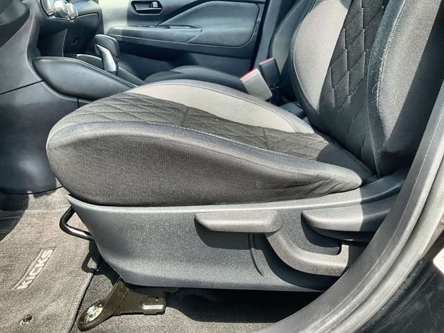 Used 2018 Super Black Nissan S image 20