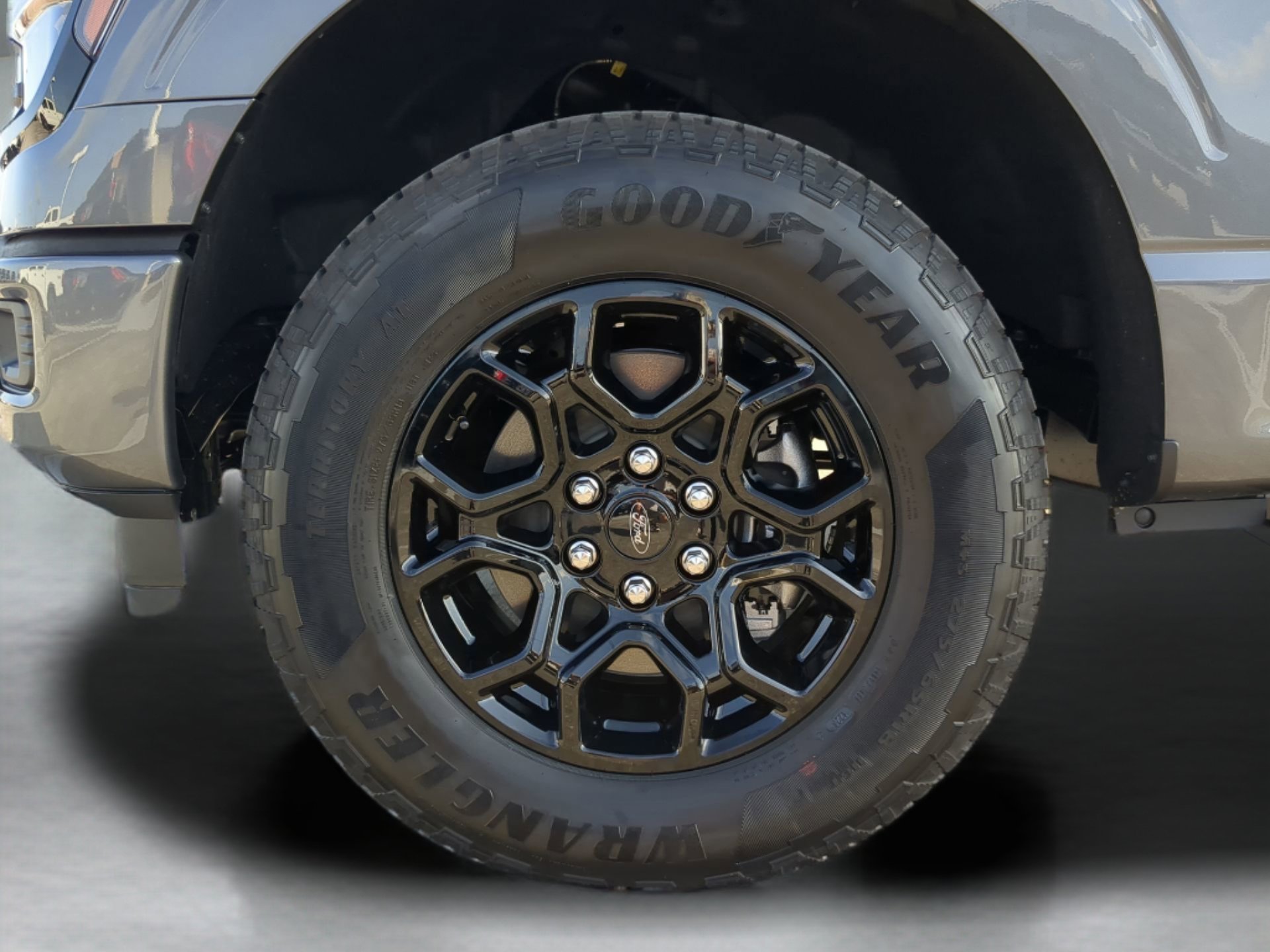 New 2026 Carbonized Gray Metallic Ford XLT image 68