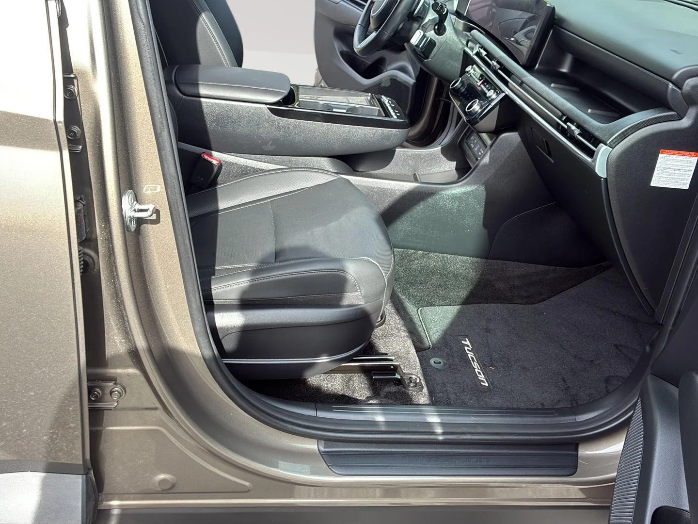 Used 2025 Cashmere Bronze Hyundai SEL Convenience image 10