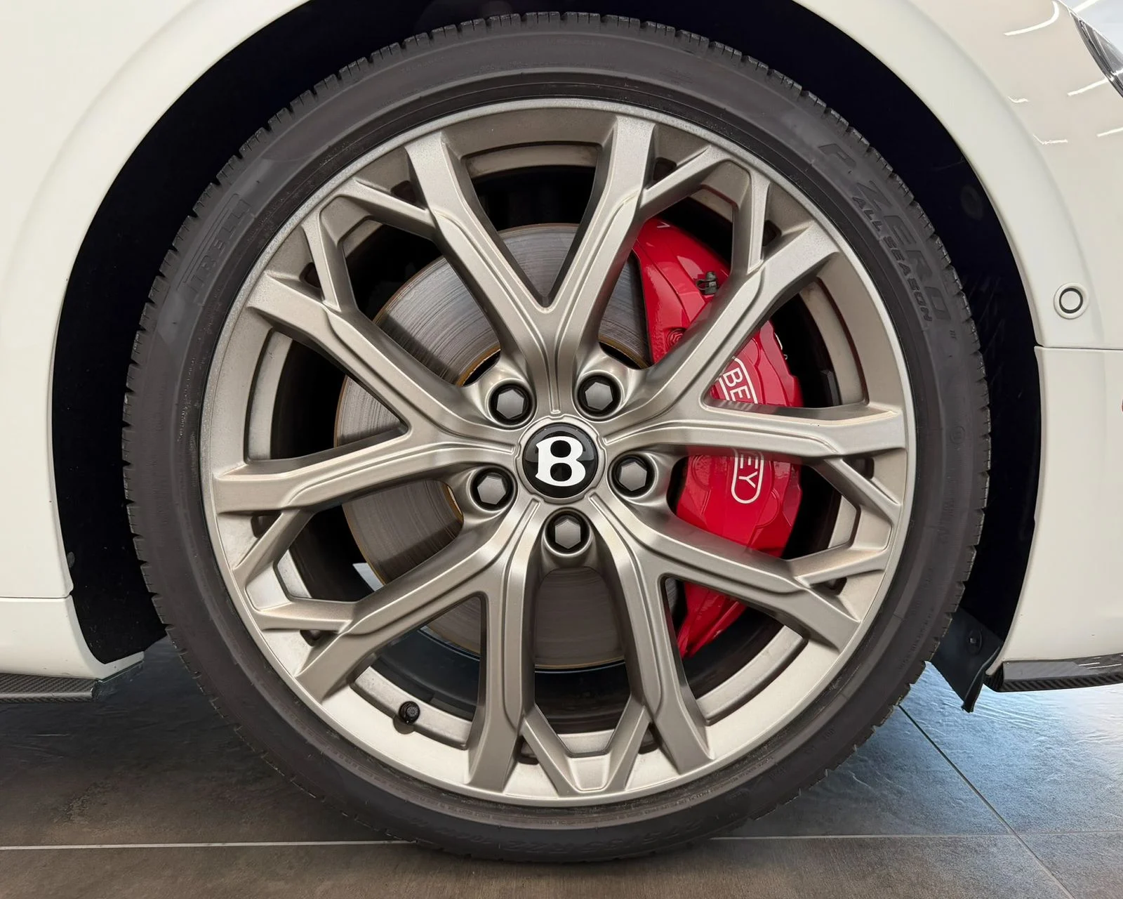 Used 2023 White Bentley V8 S image 49