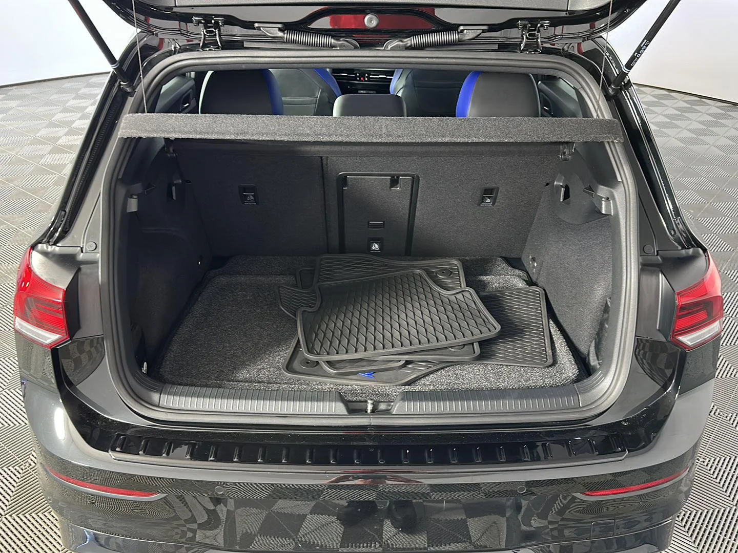 Used 2024 Mythos Black Metallic Volkswagen 4Motion image 16