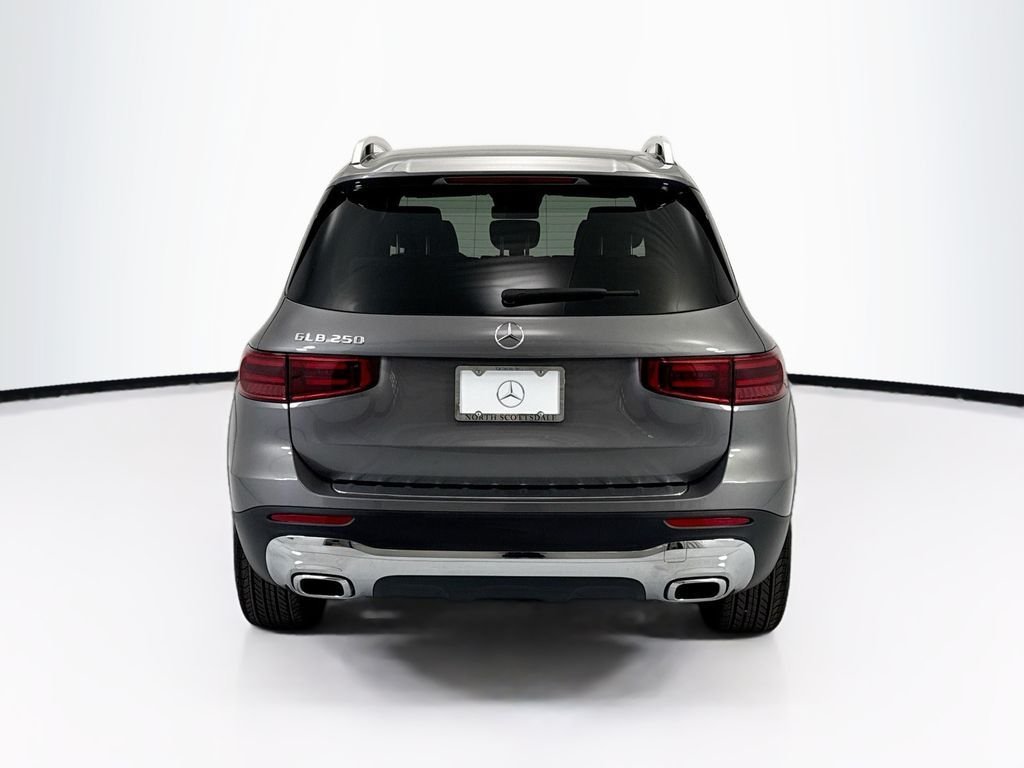 New 2026 Mountain Grey Metallic Mercedes-Benz GLB 250 image 6