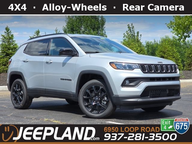 New 2026 Silver Zynith Metallic Clear-Coat Exterior Paint Jeep Latitude image 1