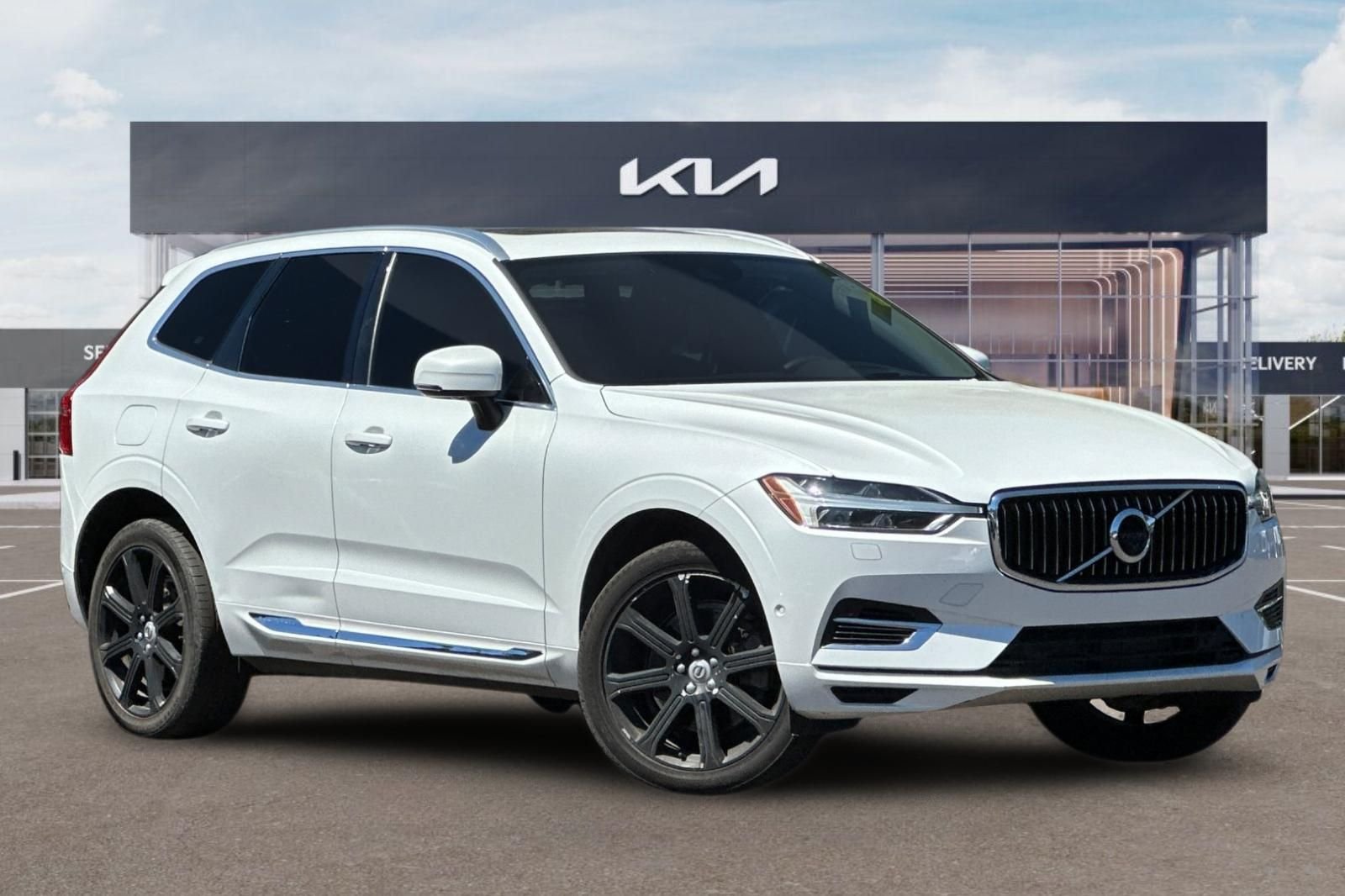 Used 2018 White Volvo T8 Inscription image 2