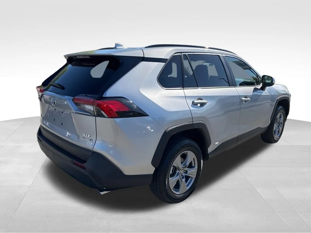 Used 2024 Silver Toyota XLE image 5