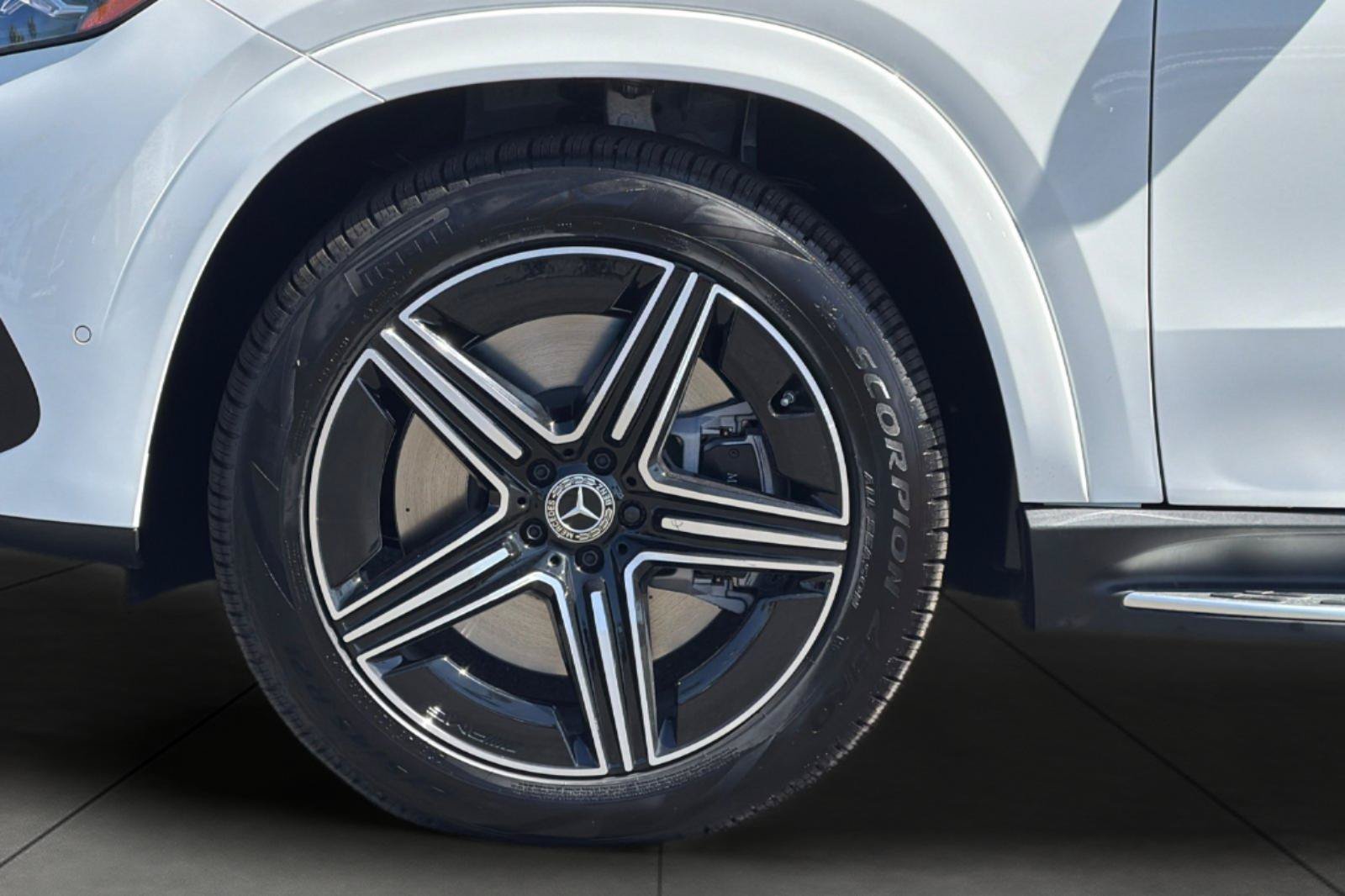 New 2027 Polar White Mercedes-Benz GLE 450 Coupe image 3