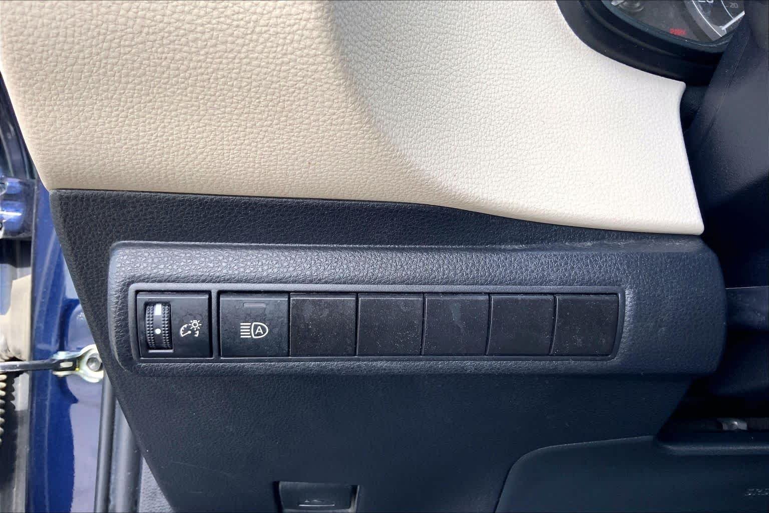Used 2022 Blueprint Toyota LE image 33
