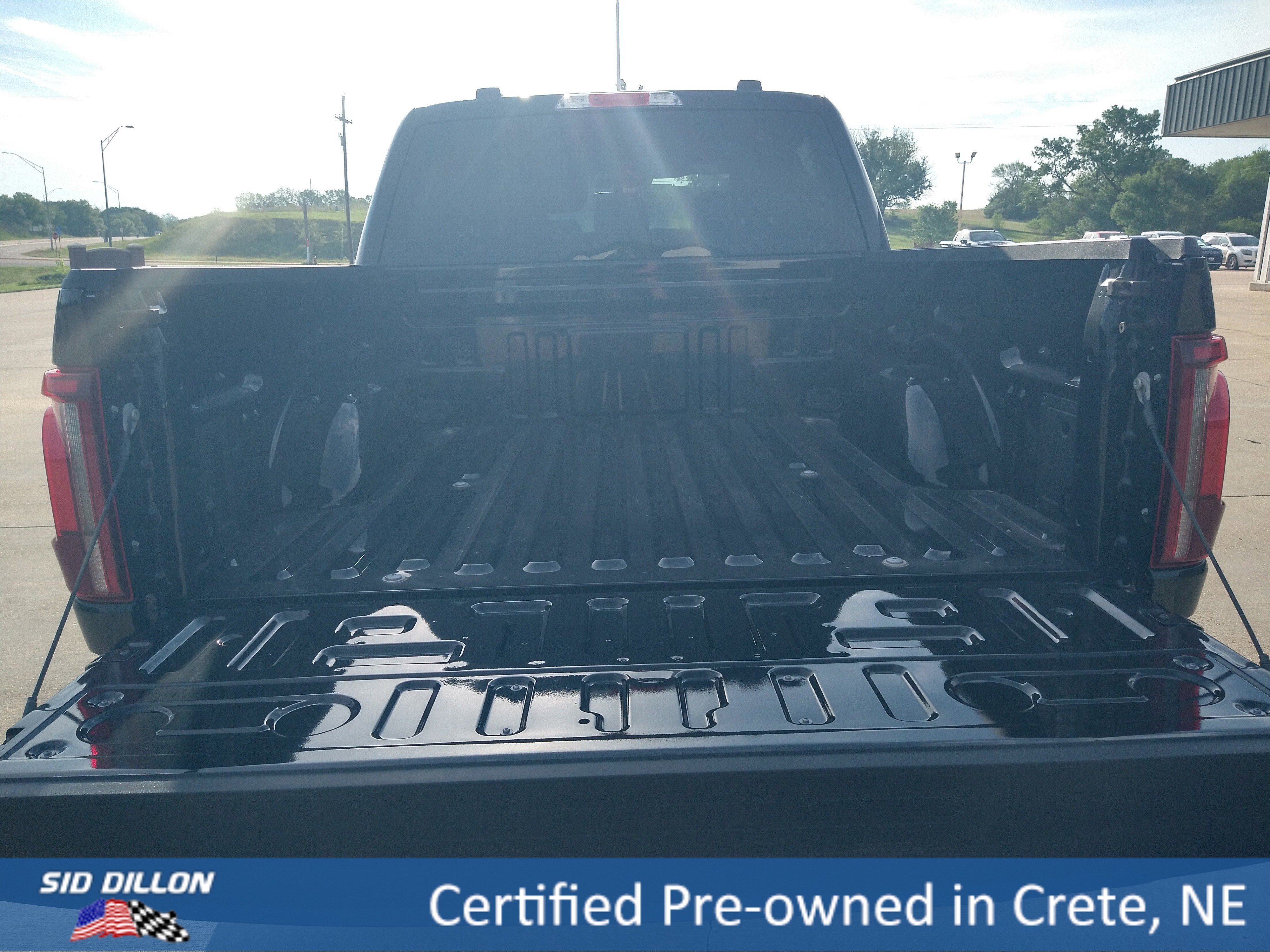 Certified Used 2025 Agate Black Metallic Ford LARIAT image 17