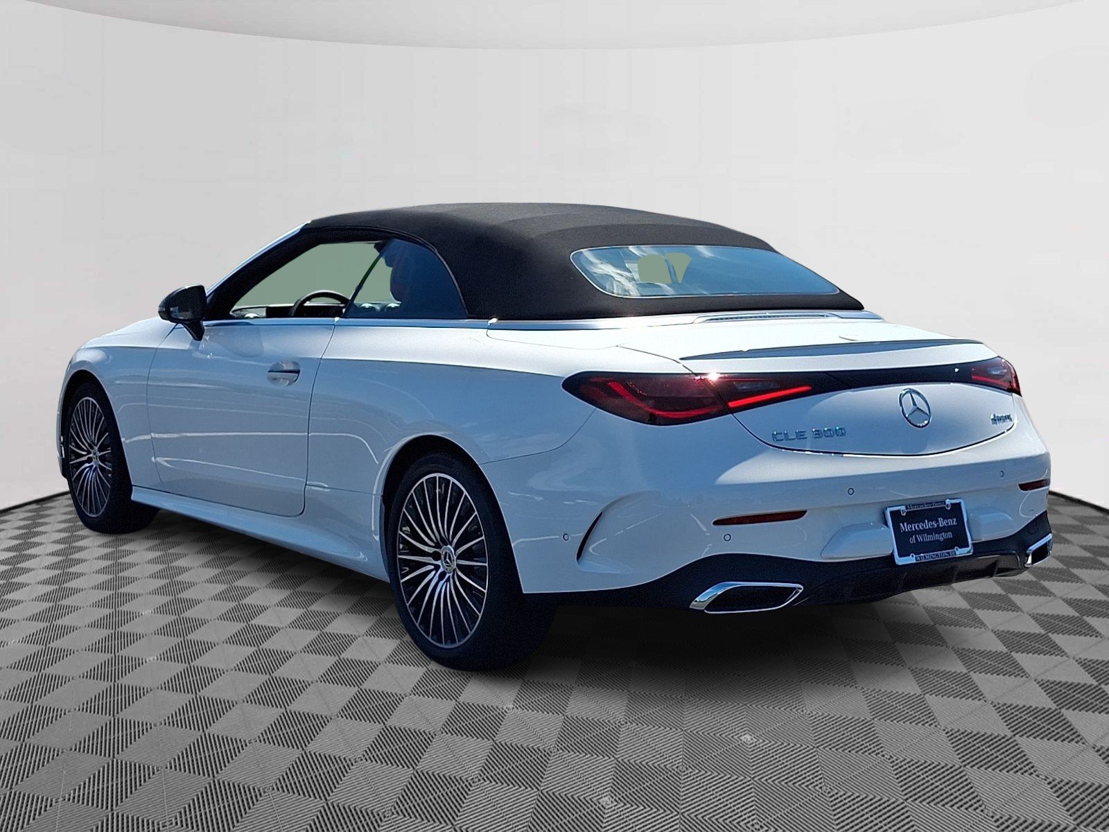 New 2027 Polar White Mercedes-Benz CLE 300 image 4
