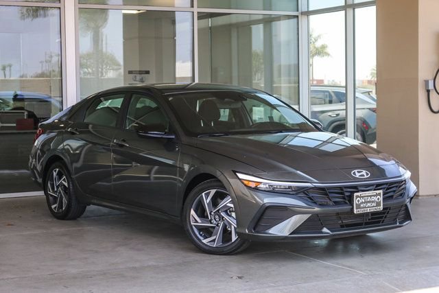 Certified Used 2025 Gray Hyundai SEL Sport image 2