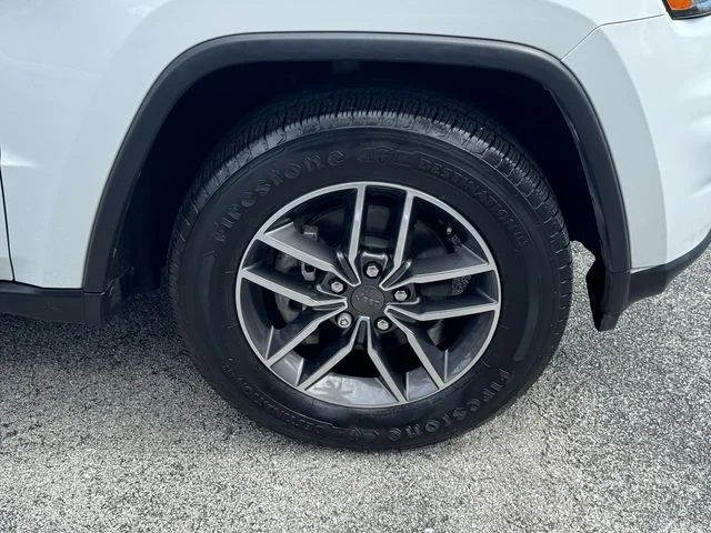 Used 2019 White Jeep Limited image 9