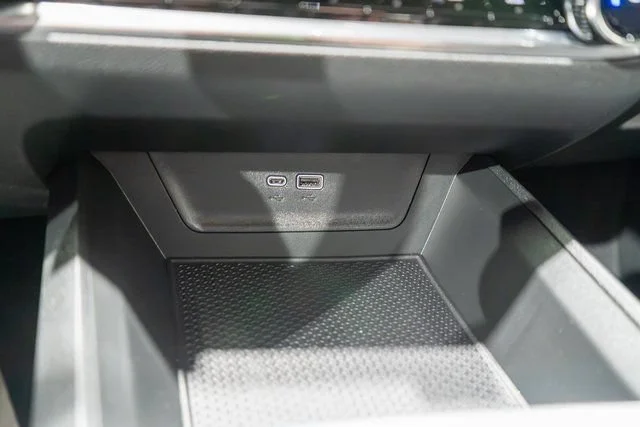New 2027 Summit White Chevrolet LT image 22