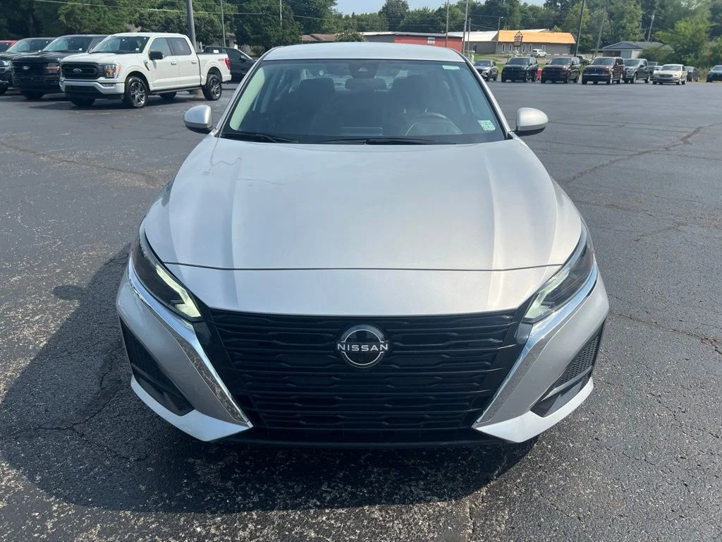 Used 2023 Brilliant Silver Metallic Nissan 2.5 S image 7