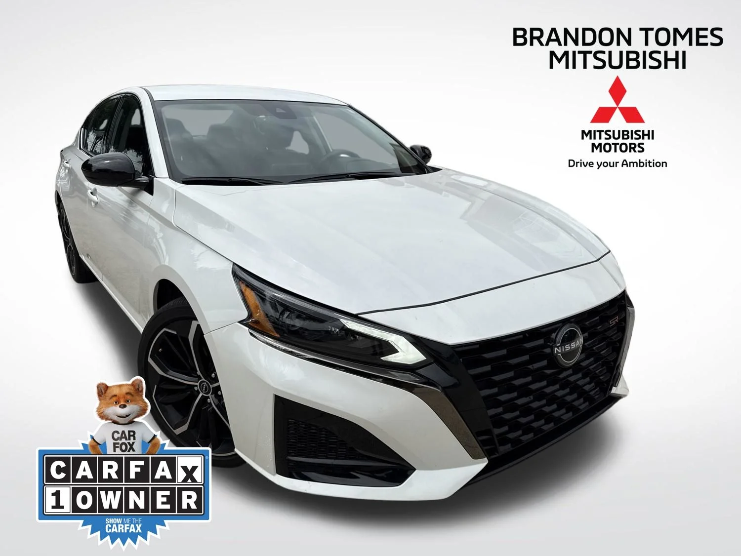 Used 2024 White Nissan 2.5 SR image 1