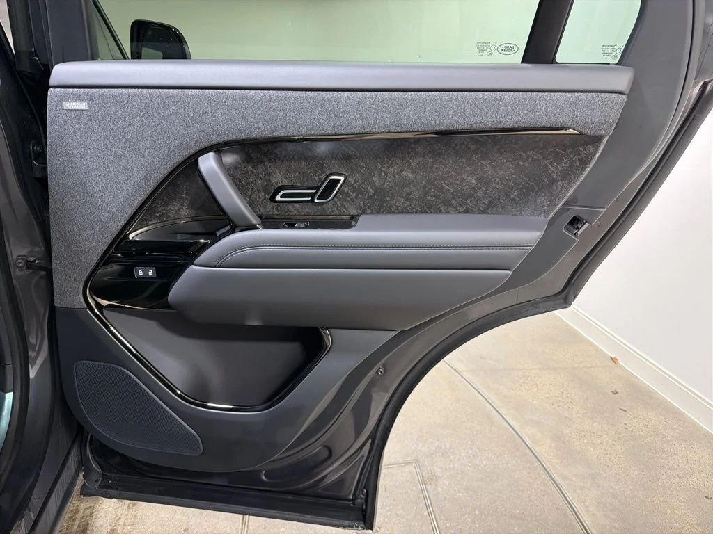 New 2026  Land Rover Dynamic SE image 26