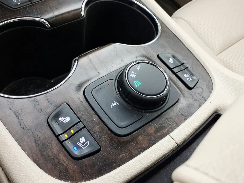 Used 2020 White GMC Denali image 25