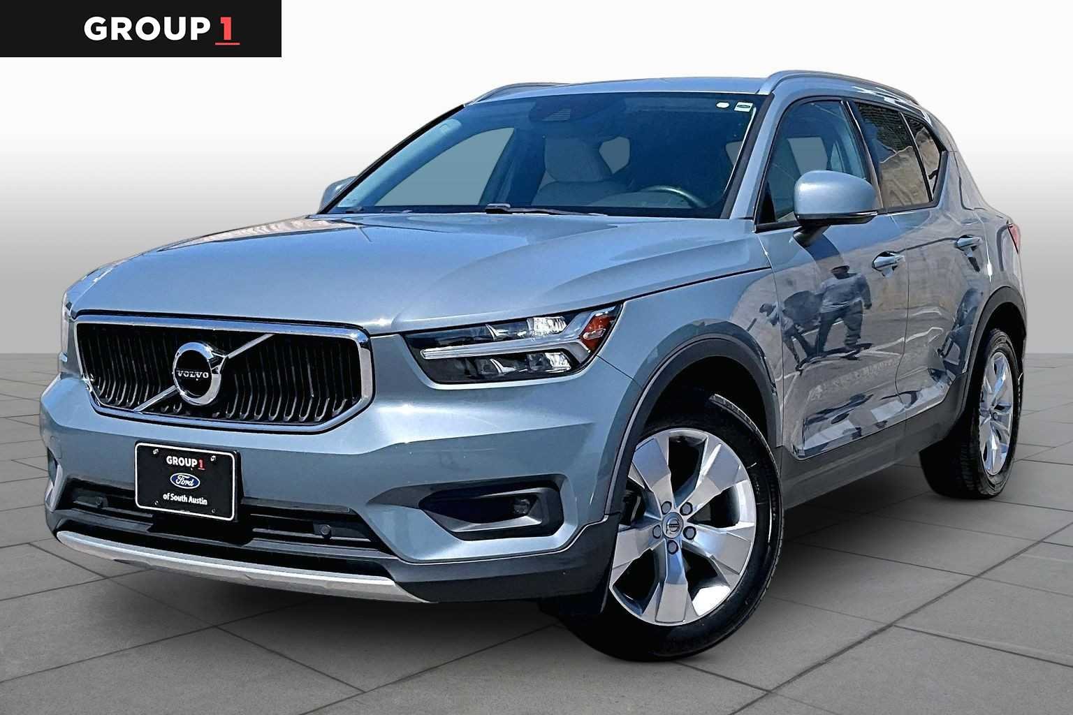 Pre-Owned 2021 Volvo XC40 Momentum