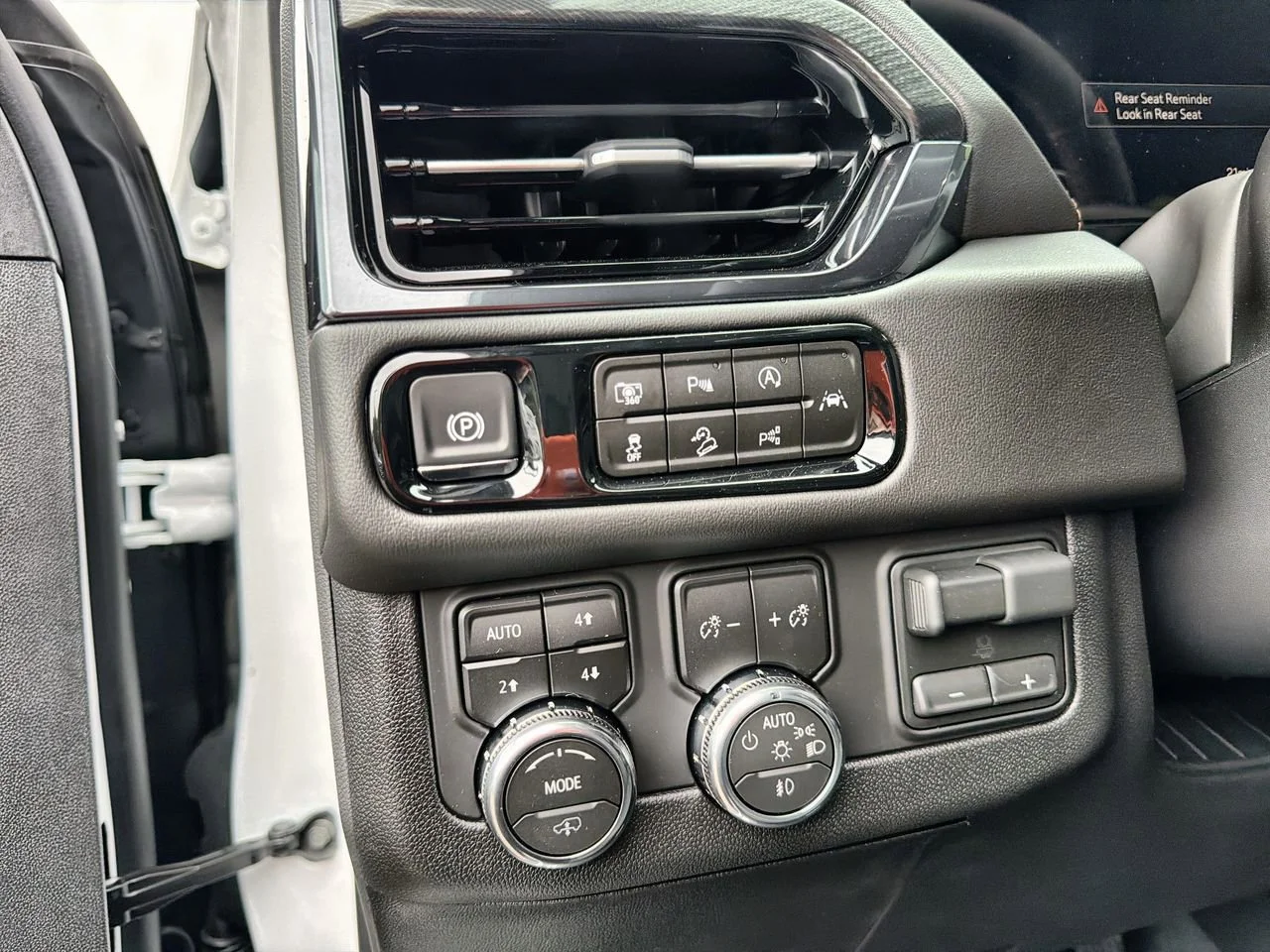 New 2026 Summit White GMC AT4 image 15