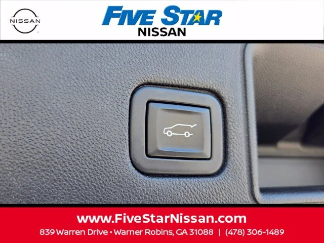 Used 2023 Silver GMC SLT image 13