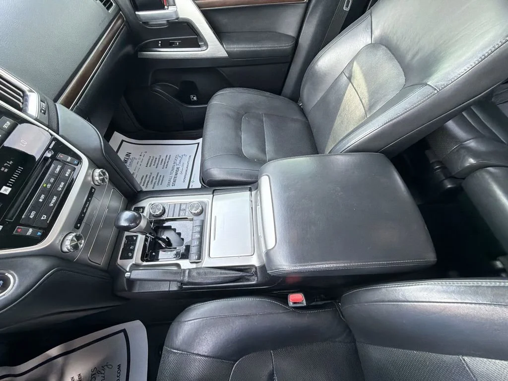 Used 2016 Black Toyota  image 27