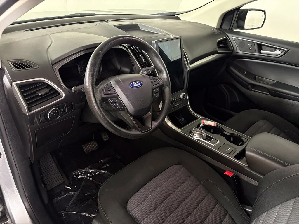 Used 2022 Silver Ford SE image 17